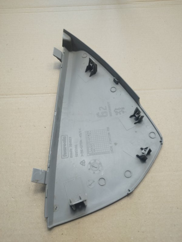 Накладка на торпедо Peugeot 308 2008 308