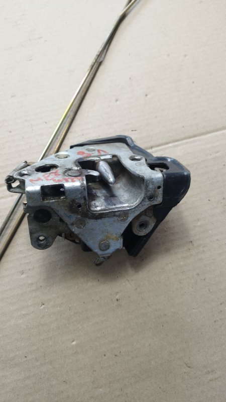 Замок боковой двери Mercedes-Benz w123 1984