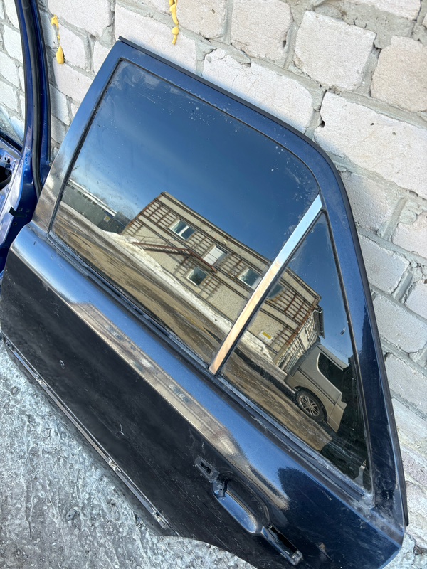 Дверь боковая Mercedes-Benz W124 1988 дорестайлинг