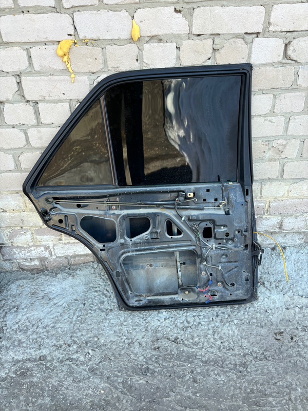 Дверь боковая Mercedes-Benz W124 1988 дорестайлинг