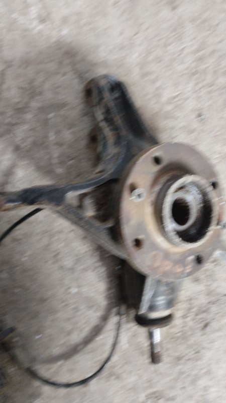 Кулак поворотный Peugeot 308 2008 308