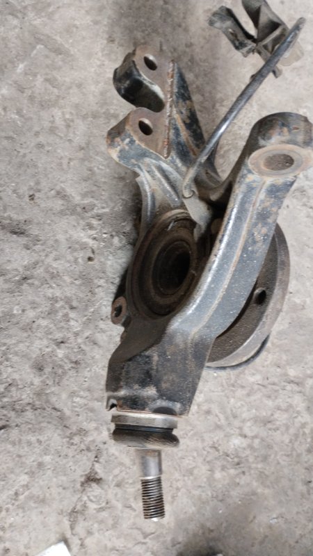 Кулак поворотный Peugeot 308 2008 308