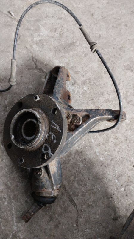 Кулак поворотный Peugeot 308 2008 308