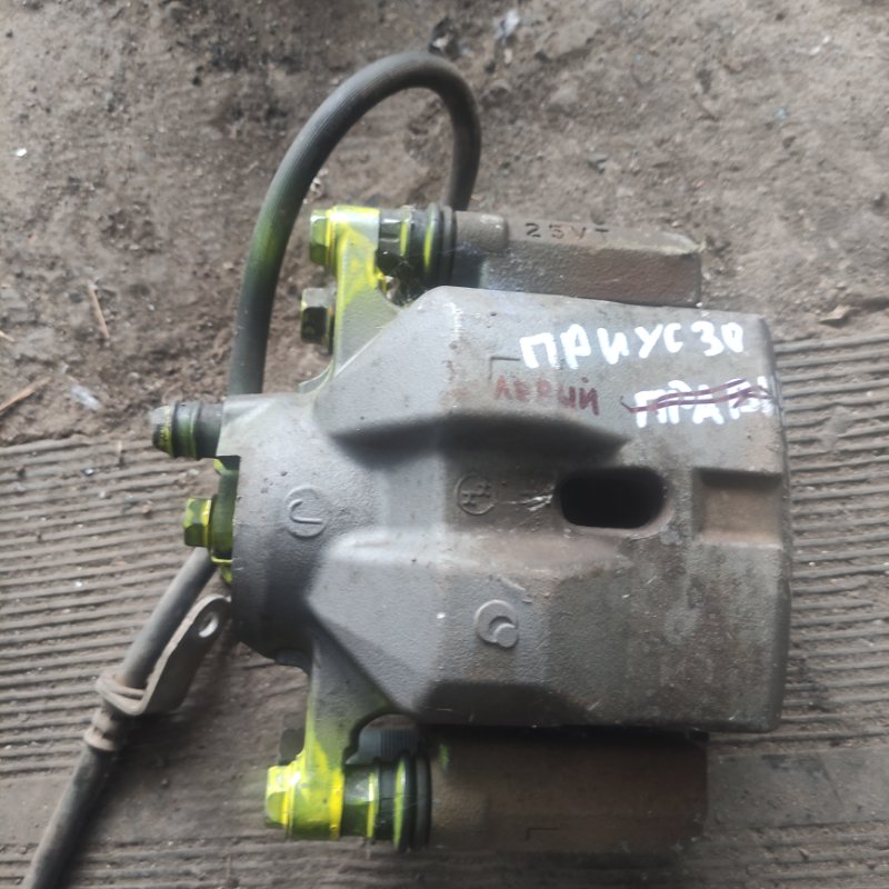 Суппорт тормозной Toyota Prius 2009 NHW30