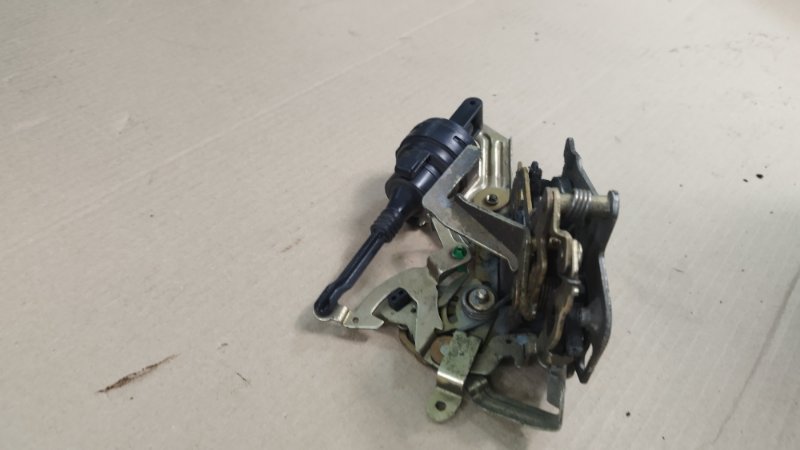 Замок боковой двери Mercedes-Benz W210 1998 W210