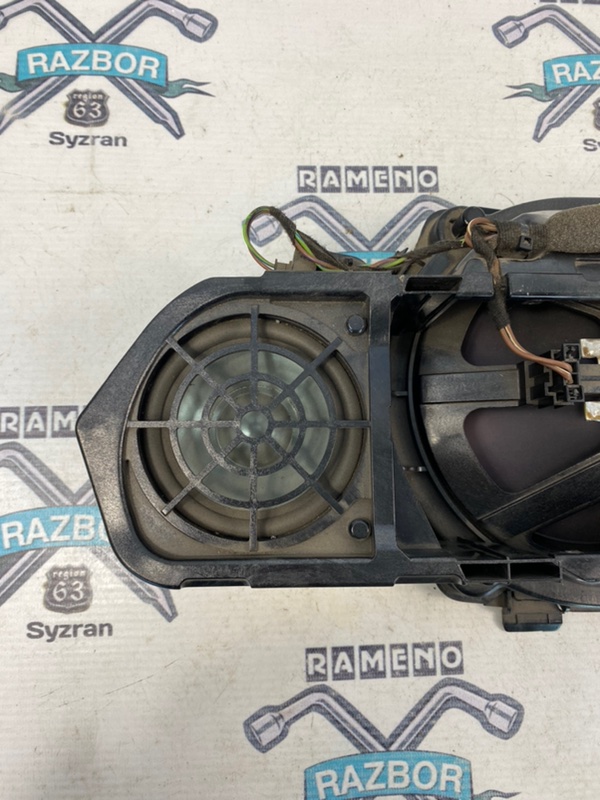 Сабвуфер Mercedes W221