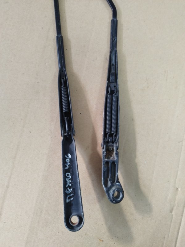 Щёткодержатель поводок Peugeot 406