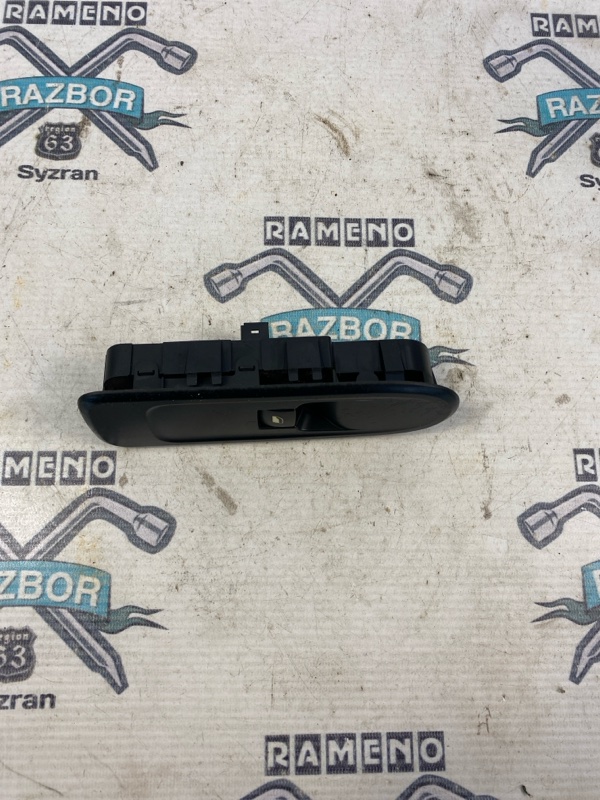 Кнопка стеклоподъемника Peugeot 308 2008 308