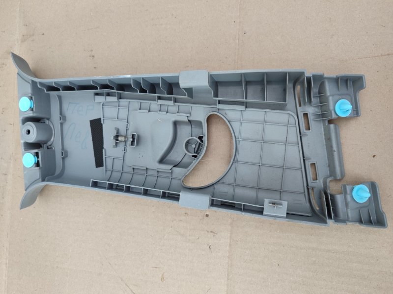 Накладка на стойку кузова Kia Rio 2012 3