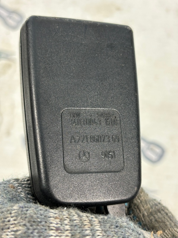Замок ремня безопасности Mercedes-Benz S-Class 2008 w221