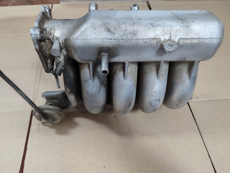 Выпускной коллектор Mitsubishi Galant 2001 8