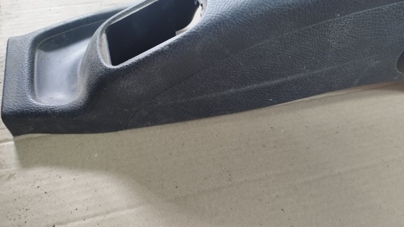 Консоль между сидений Peugeot 206