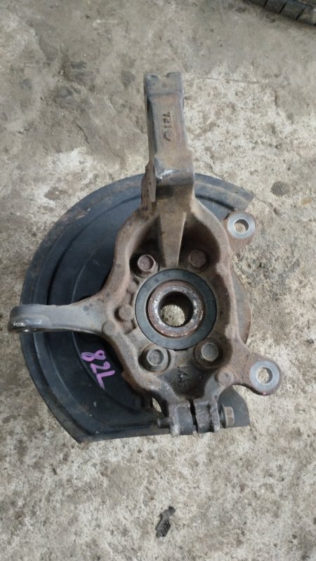 Кулак поворотный Nissan Juke YF15