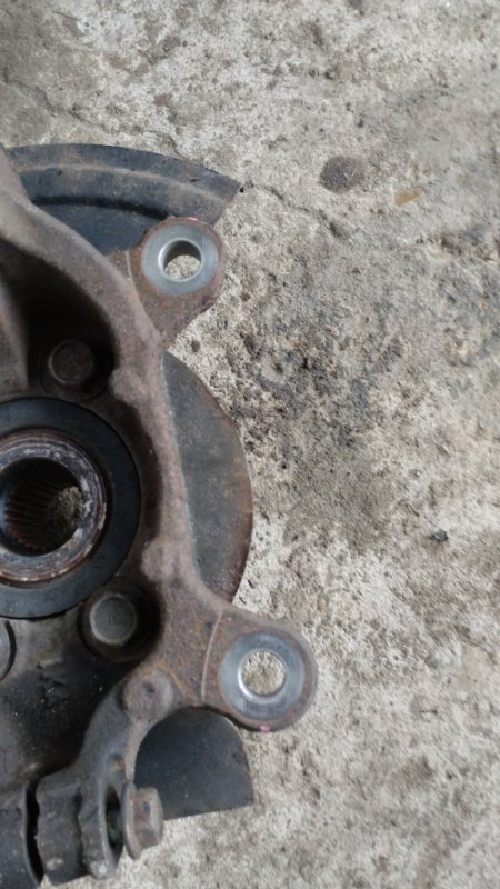 Кулак поворотный Nissan Juke YF15