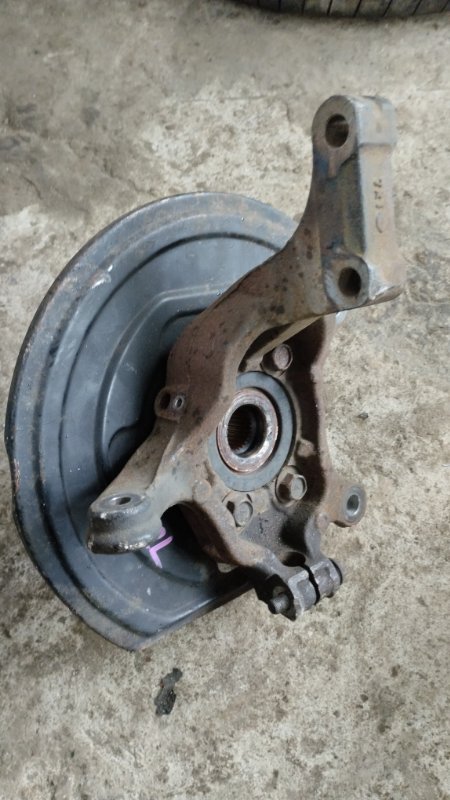 Кулак поворотный Nissan Juke YF15