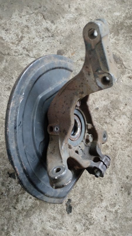 Кулак поворотный Nissan Juke YF15