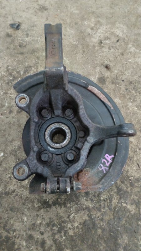 Кулак поворотный Nissan Juke YF15
