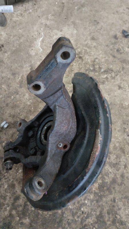 Кулак поворотный Nissan Juke YF15