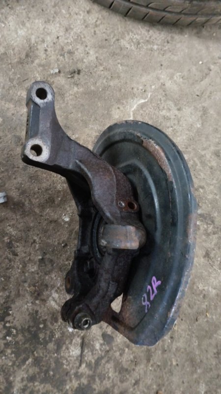 Кулак поворотный Nissan Juke YF15