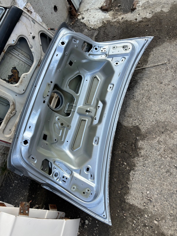 Крышка багажника Volkswagen Passat