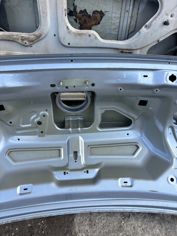 Крышка багажника Volkswagen Passat
