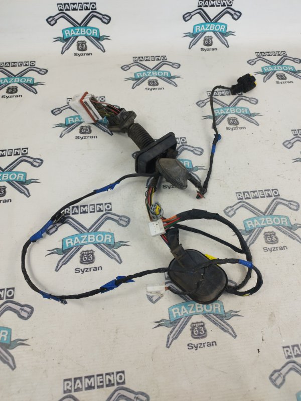 Проводка двери Hyundai Elantra 2008 hd