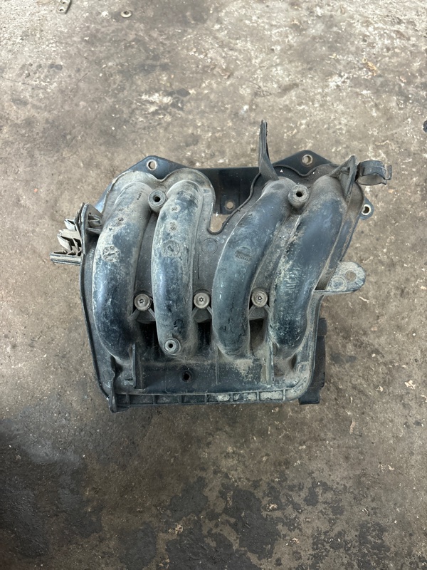 Коллектор впускной Peugeot 206