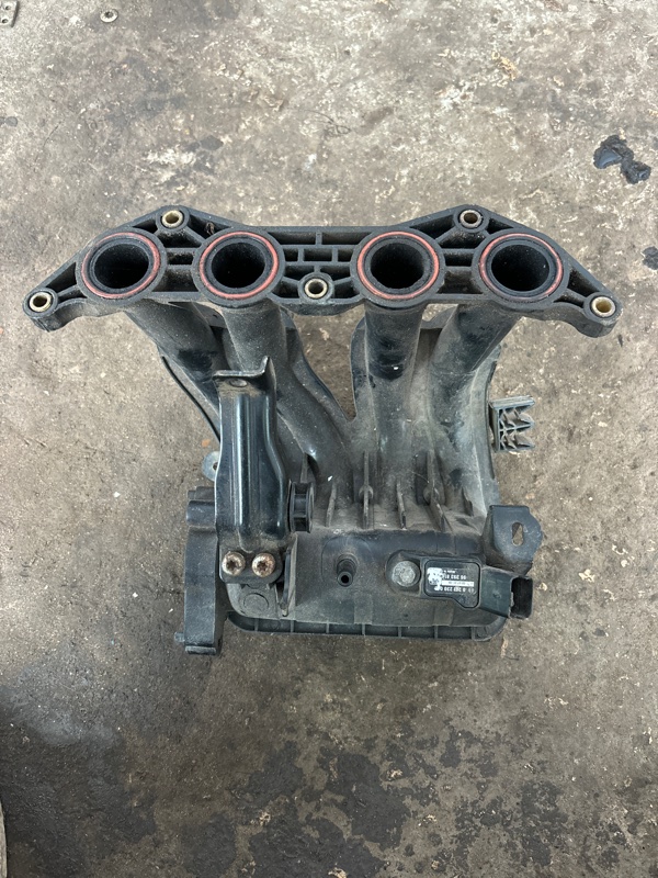 Коллектор впускной Peugeot 206