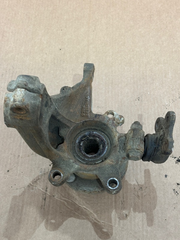 Кулак поворотный Ford Contour 1995 Contour
