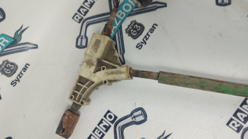 Рычаг стояночного тормоза Peugeot 206