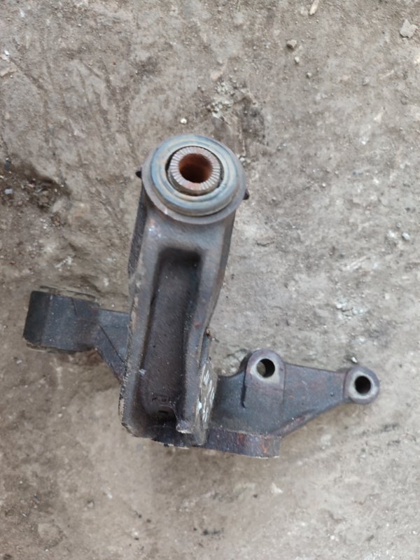 Кулак поворотный Toyota Camry ACV30