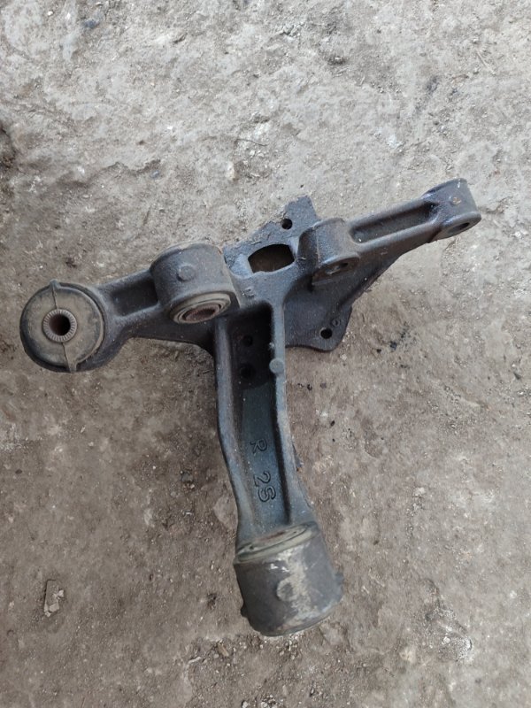 Кулак поворотный Toyota Camry ACV30