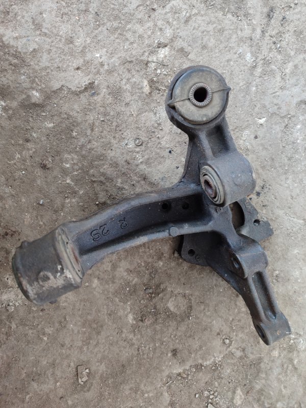 Кулак поворотный Toyota Camry ACV30