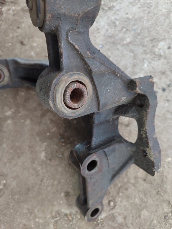 Кулак поворотный Toyota Camry ACV30