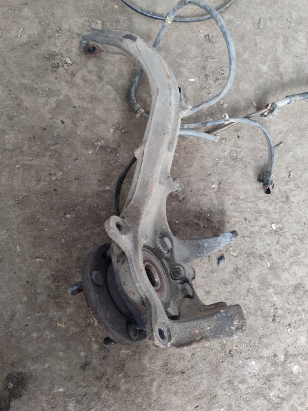 Кулак поворотный Mitsubishi Galant 2001 8