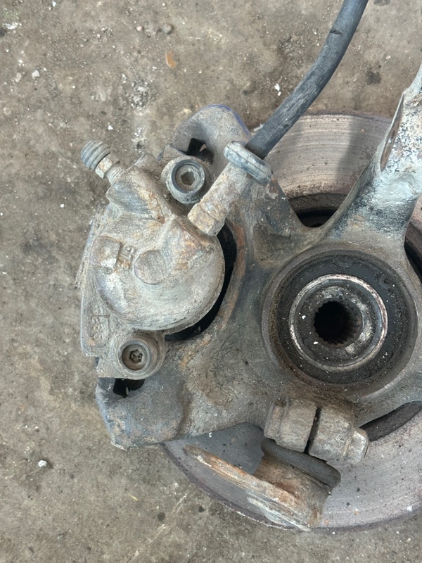Кулак поворотный Volkswagen Golf