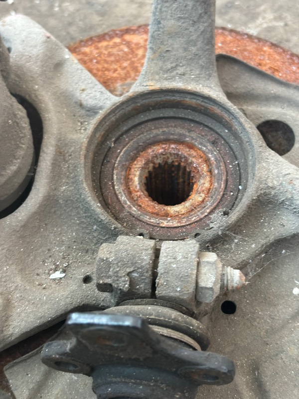 Кулак поворотный Volkswagen Golf