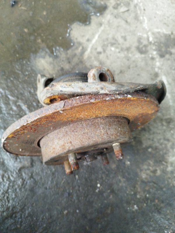 Кулак поворотный Rover 200