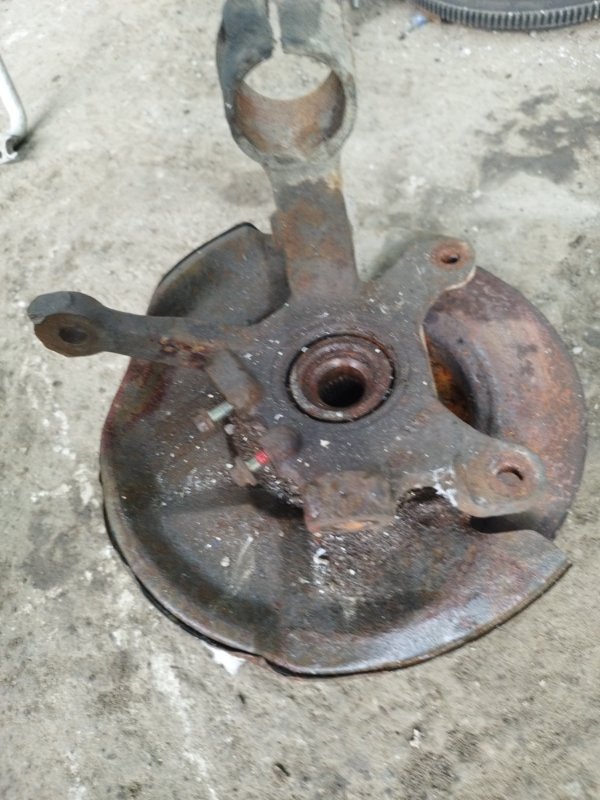 Кулак поворотный Rover 200