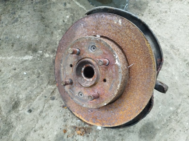 Кулак поворотный Rover 200