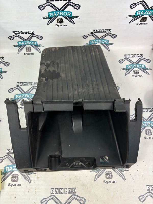 Бардачок Ford FOCUS 2008 седан
