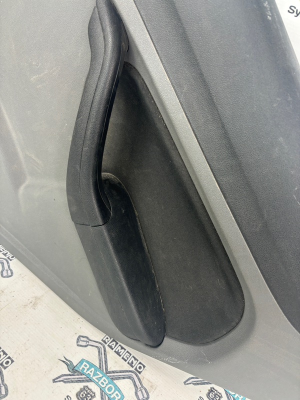 Обшивка боковой двери Ford FOCUS 2008 седан