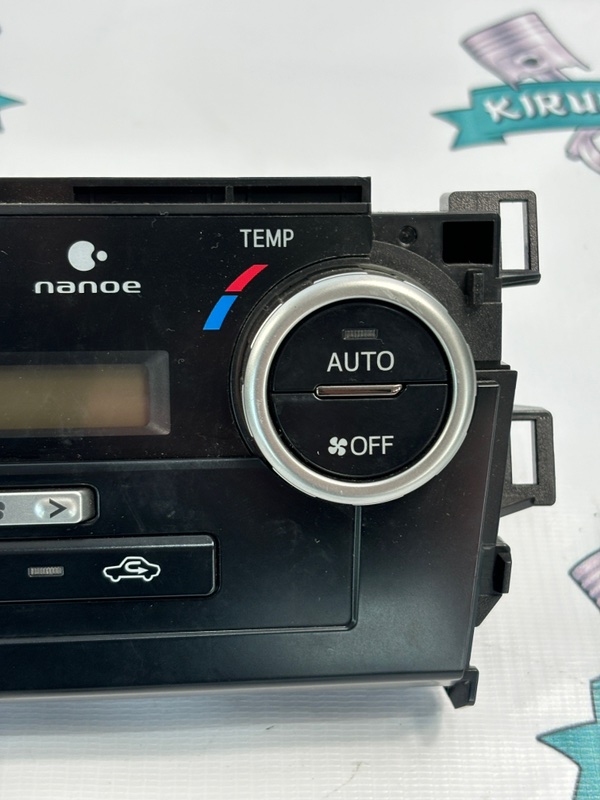 Блок управления климат-контролем Toyota Camry avv50