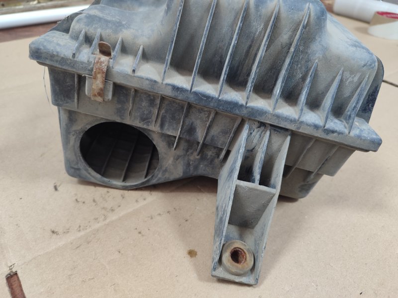 Корпус воздушного фильтра Daewoo Nexia N150