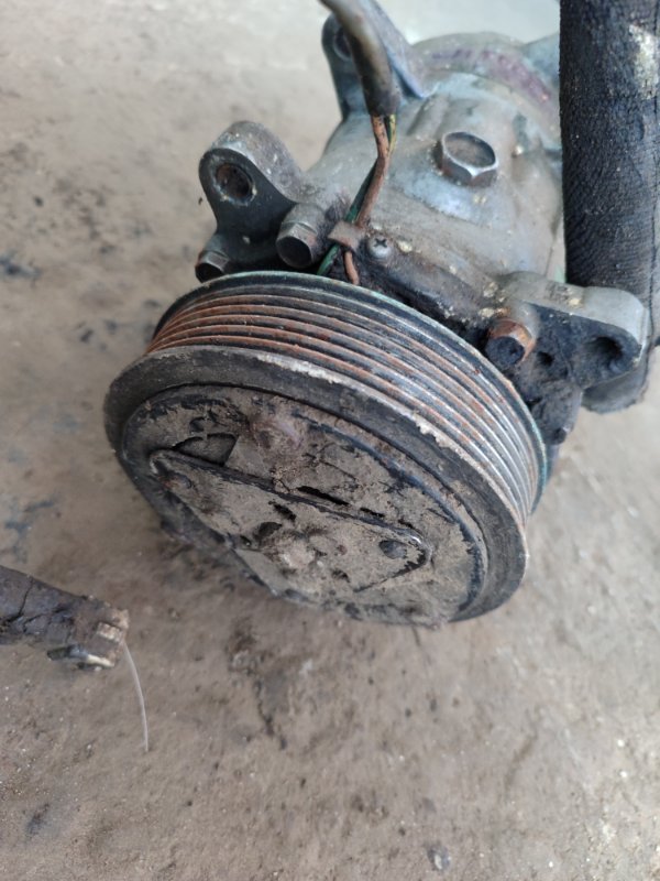Компрессор кондиционера Peugeot 406