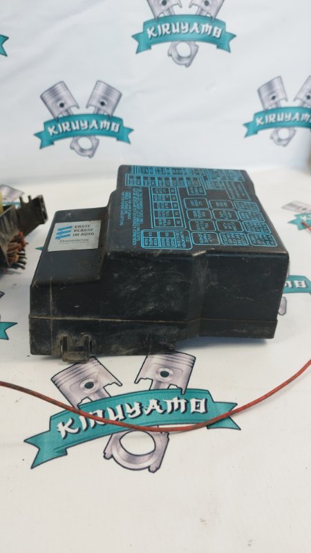 Блок предохранителей Mitsubishi Galant 2001 8