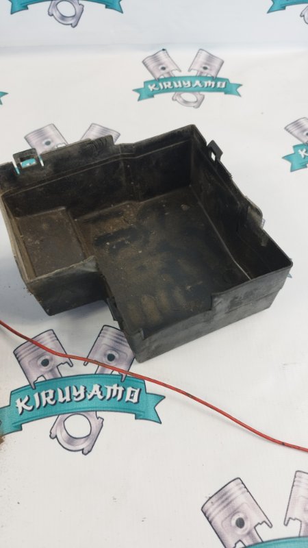 Блок предохранителей Mitsubishi Galant 2001 8