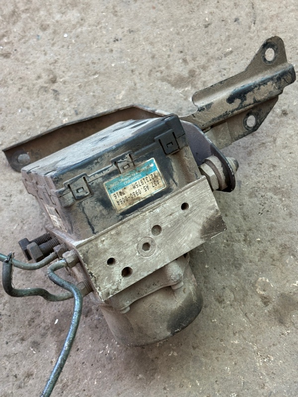 Блок ABS Mitsubishi Galant 2001 8