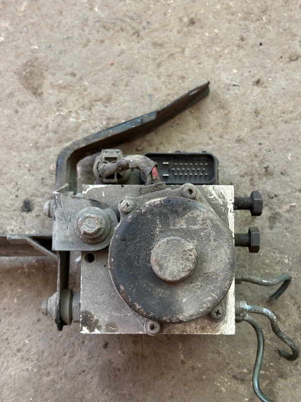Блок ABS Mitsubishi Galant 2001 8