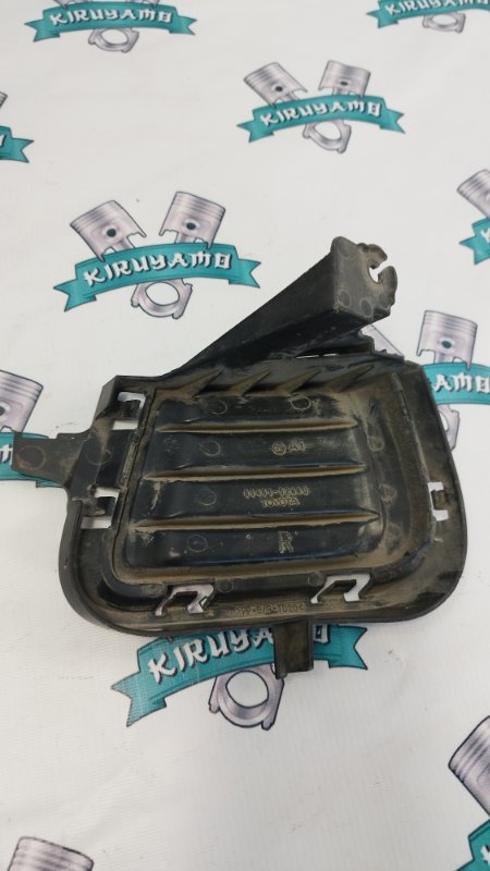 Заглушка ПТФ TOYOTA Aqua NHP10